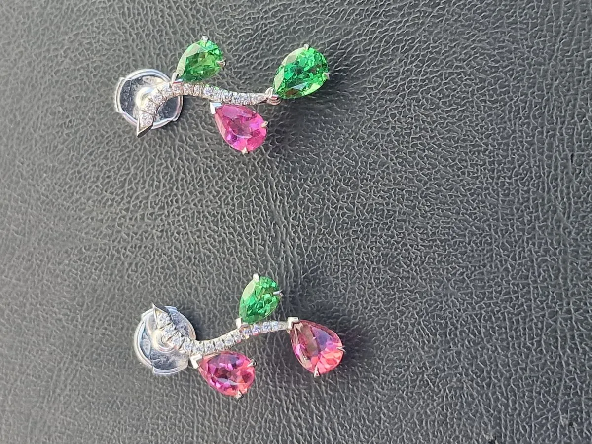 Boucles d'oreilles haute joaillerie avec tsavorites et tourmalines  - BO haute joaillerie 